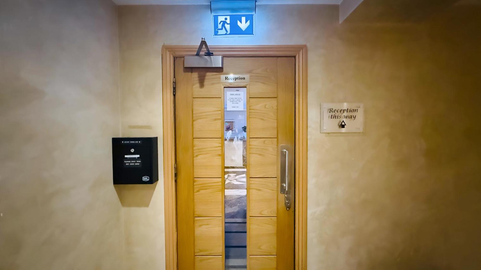 Osborne Aparthotel Истбурн Экстерьер фото